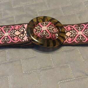 Women’s belt.